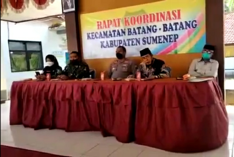 Warga Tak Mau Divaksin, Camat Batang-batang; "Keco' Sapenah"