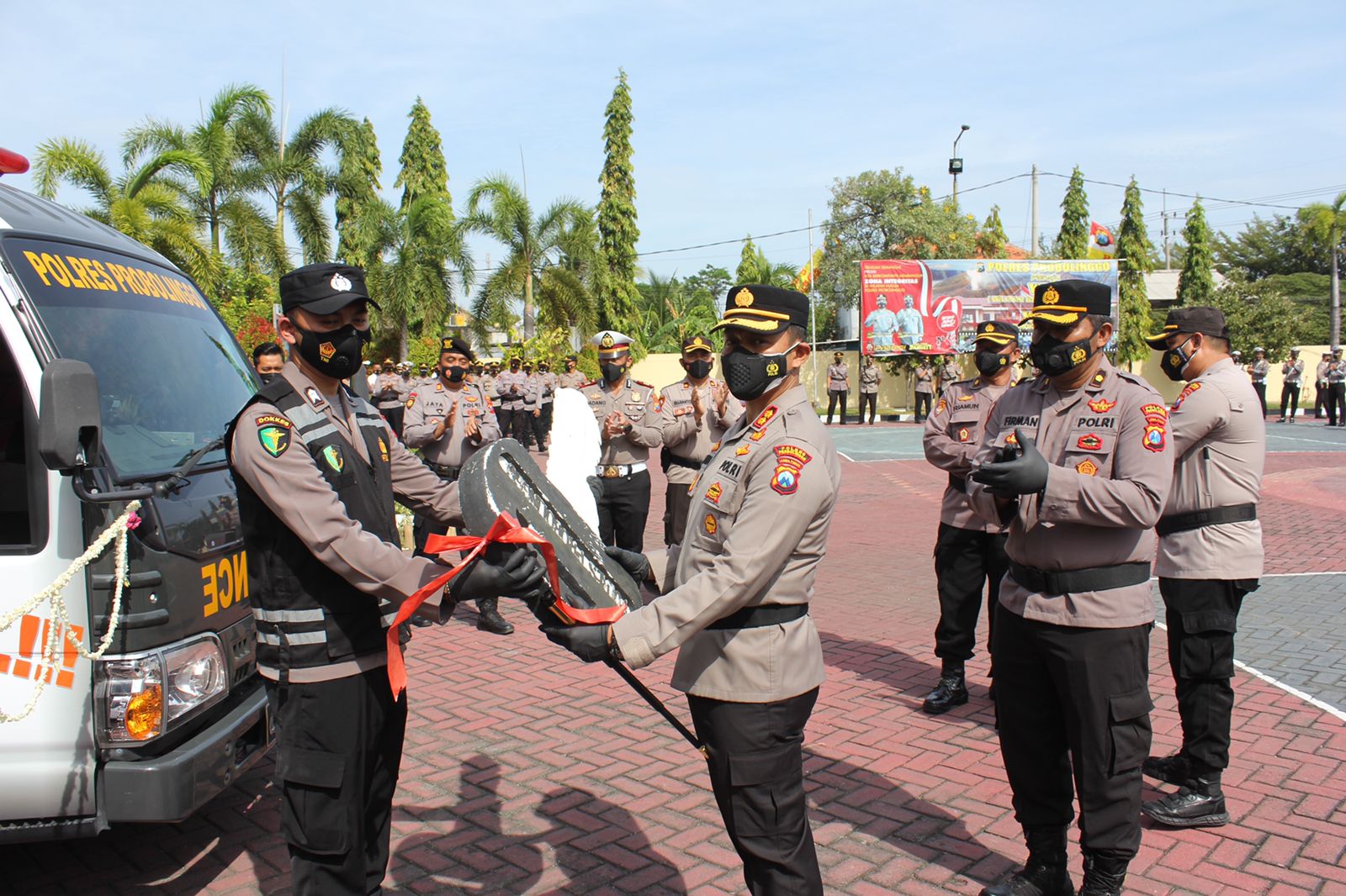 Kapolres Probolinggo Launching Dua Mobil Gerai Vaksin Merdeka