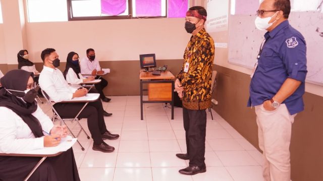 Tinjau Pelaksanaan CAT SKD CPNS, Ini Pesan Sekda Edy Kepada Para Peserta