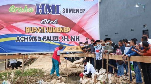 Bupati Fauzi Letakkan Batu Pertama Pembangunan Graha HMI Sumenep