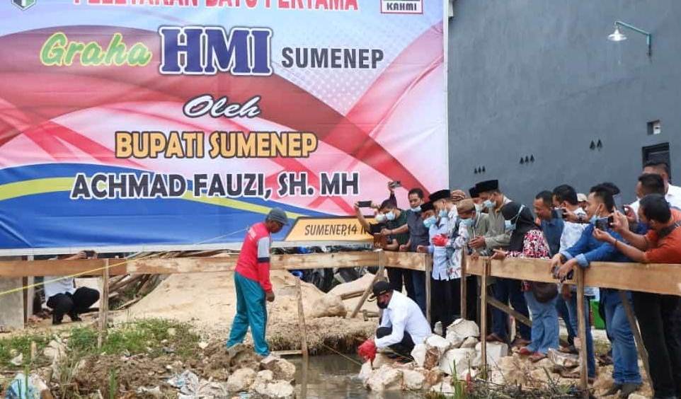 Bupati Fauzi Letakkan Batu Pertama Pembangunan Graha HMI Sumenep