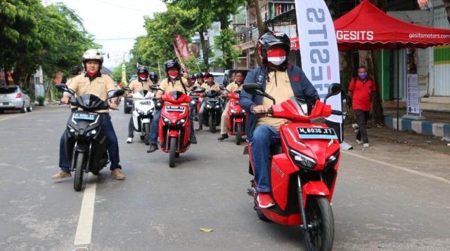 Bupati Sumenep Touring Menggunkan Sepeda Motor Listrik