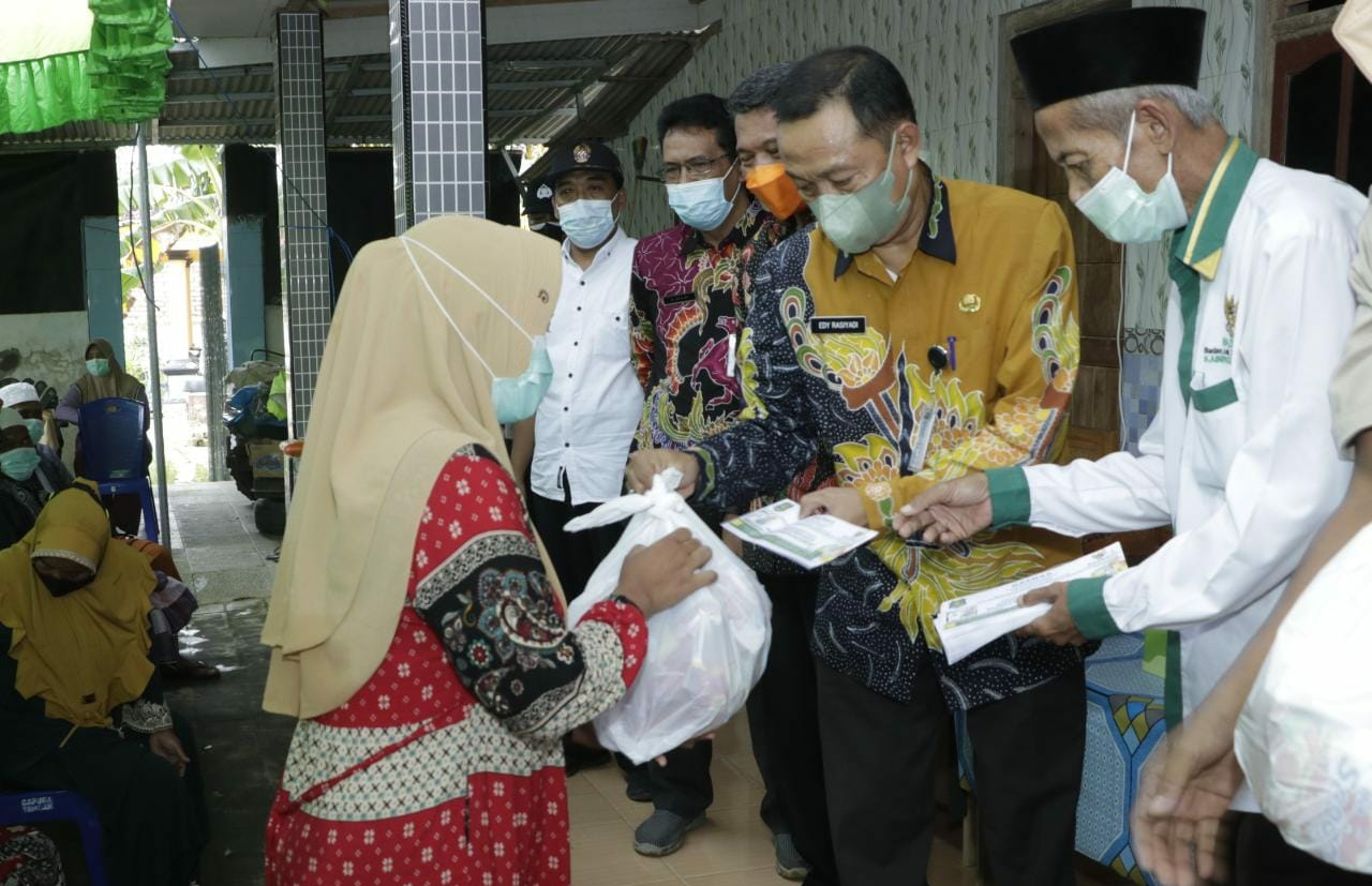Terdampak Banjir, 43 Keluarga di Kecamatan Gapura Dapat Bantuan dari Pemerintah