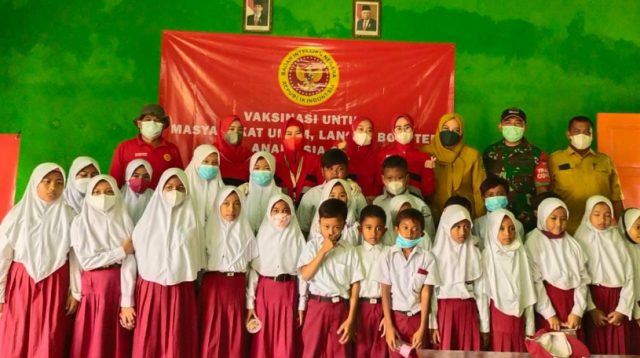 BIN Bersama Dinkes Sumenep Gelar Vaksinasi di SDN 1 Pragaan Laok