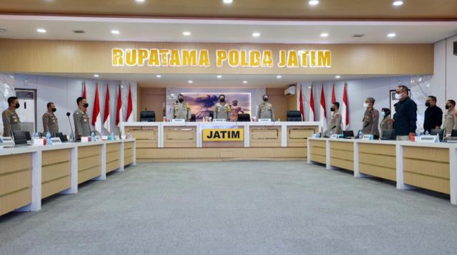 29 Polres Jajaran Polda Jatim Terima Penghargaan Pelayanan Publik dari Menpan RB
