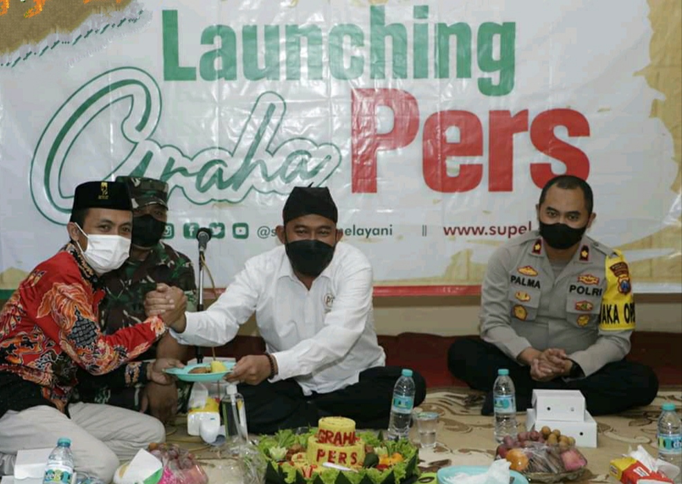 Bupati Resmikan Graha Pers Media Center Sumenep Melayani