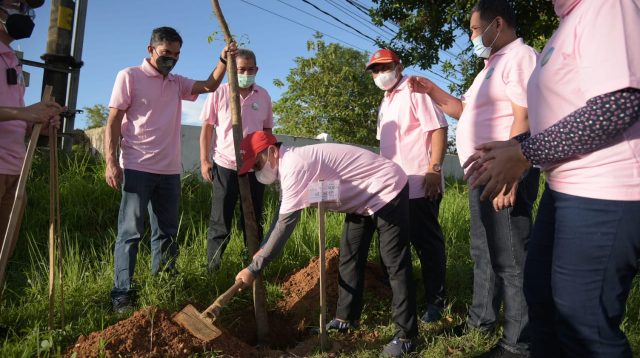 Hari Bumi 2022, SKK Migas - Medco Energi Lakukan Penanaman Pohon di Sumenep