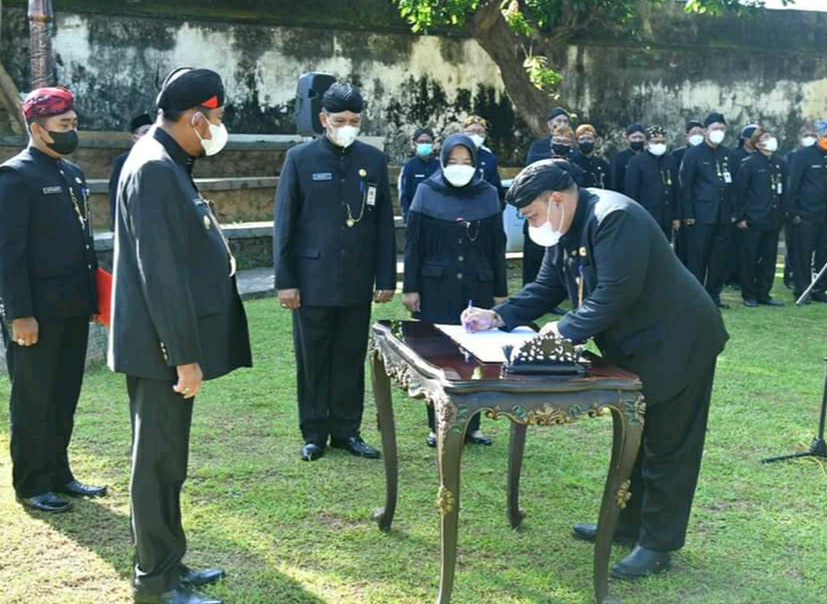 Lantik 5 Pejabat Tinggi Pratama, Ini Pesan Bupati Achmad Fauzi
