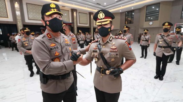 Kapolda Jatim Lantik Dirlantas dan Karumkit Bhayangkara serta 12 Kapolres Jajaran