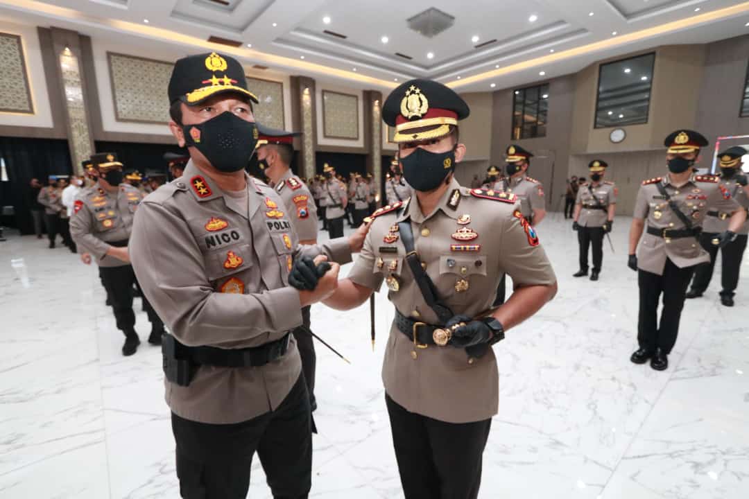 Kapolda Jatim Lantik Dirlantas dan Karumkit Bhayangkara serta 12 Kapolres Jajaran