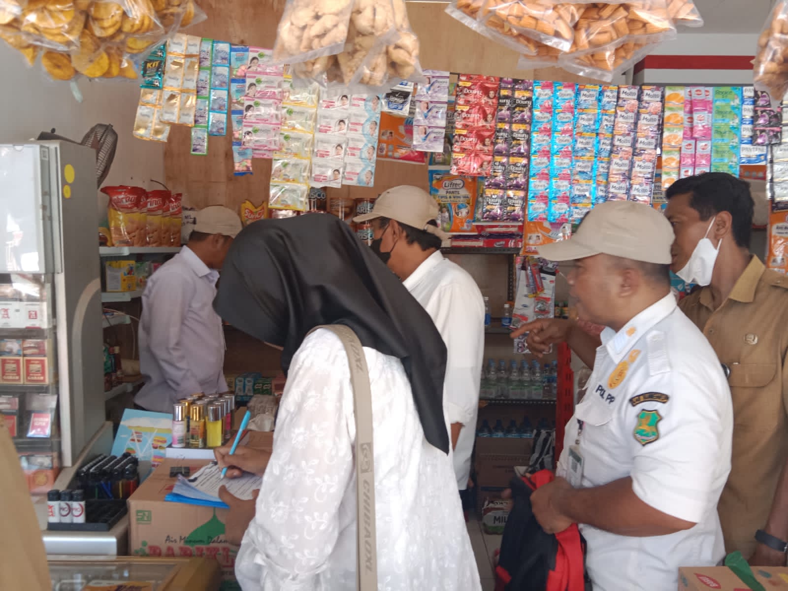 Operasi Rokok Ilegal, Satpol PP Sumenep Kantongi  90 Jenis Rokok Tanpa Cukai