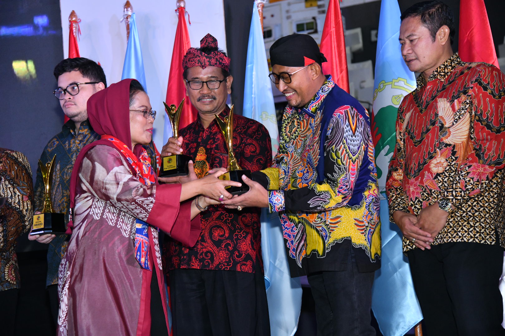HUT Koperasi Ke-76, Pemkab Sumenep Raih 2 Penghargaan dari Dekopin