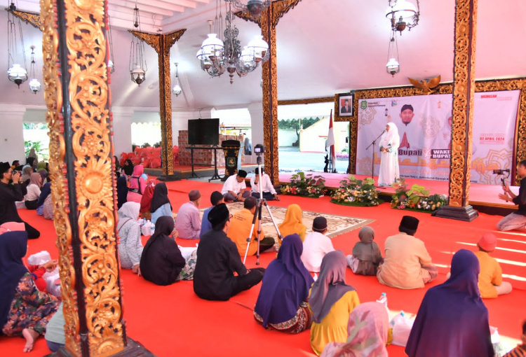 Jelang Lebaran, Pemkab Sumenep Santuni 300 Anak Yatim dan Kaum Dhuafa