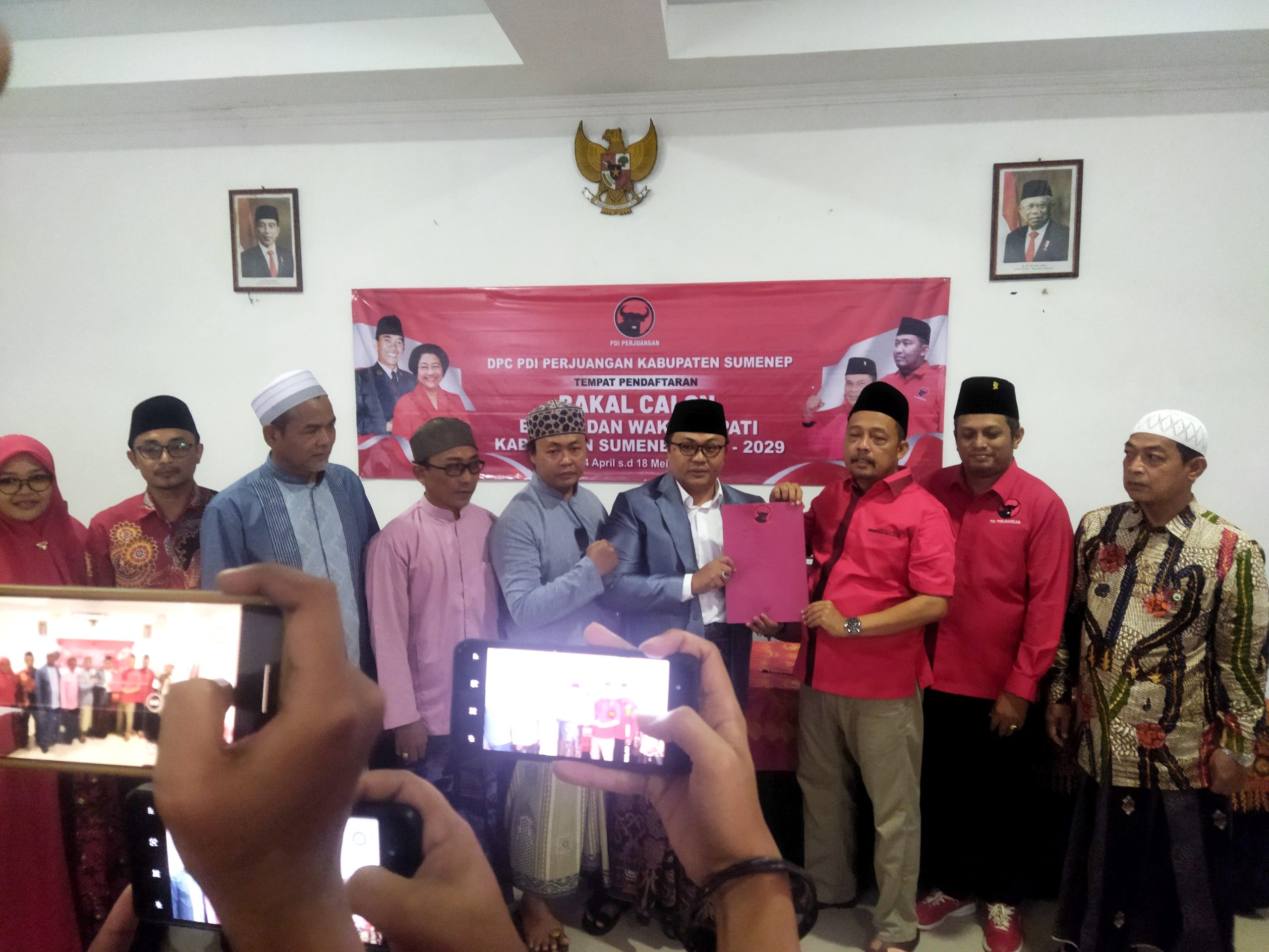 Hapus Stigma Negatif, KH Qusyairi Zaini Daftar Bacawabup ke PDI Perjuangan