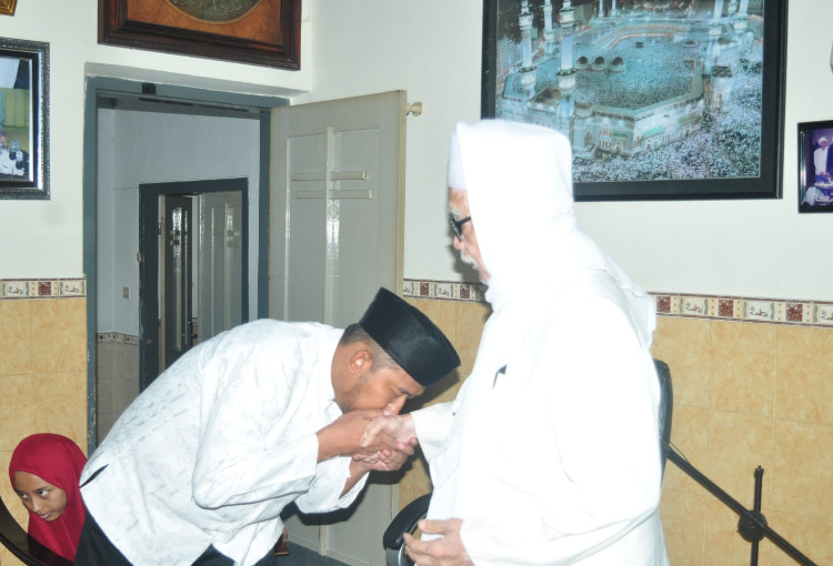 Pesan Pengasuh Lirboyo kepada Achmad Fauzi Wongsojudo ; Titip Anak Yatim dan Dhuafa