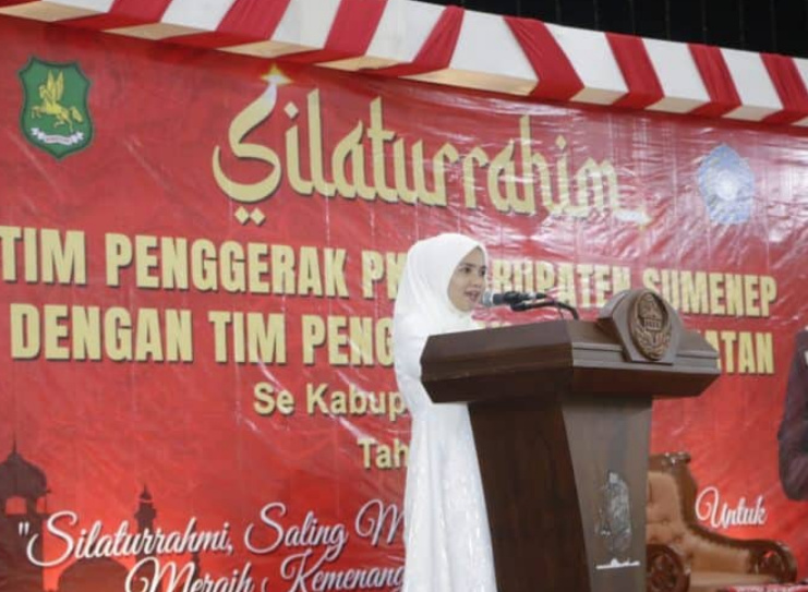 Ketua PKK Sumenep Tekankan Semangat Gotong Royong Melayani Masyarakat