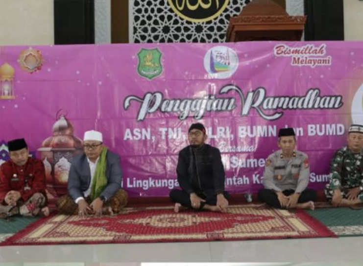Pengajian Terakhir Bulan Ramadan, Pemkab Sumenep Salurkan Zakat Fitrah