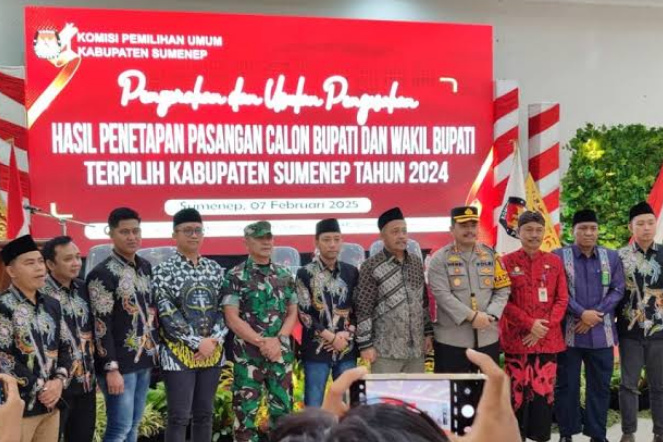 KPU Sumenep Serahkan SK Penetapan Paslon Terpilih Hasil Pilkada 2024
