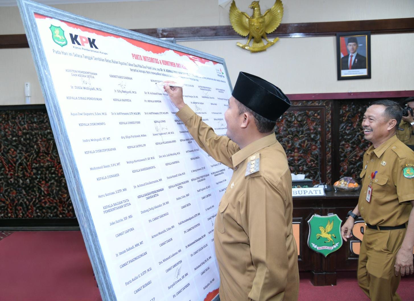 Komitmen Antikorupsi, Bupati Sumenep dan Pimpinan OPD Tanda Tangani Pakta Integritas