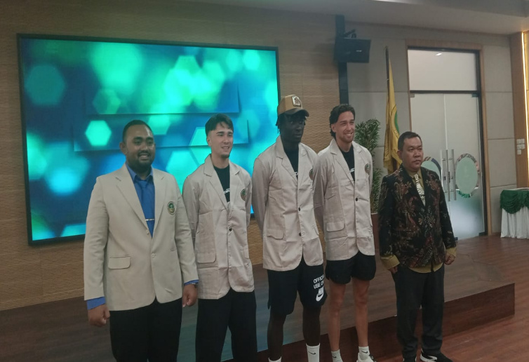 UNIBA Madura Terima Empat Pemain Asing Madura United Jadi Mahasiswa