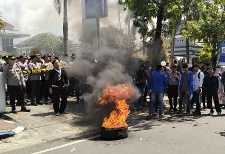 PMII Unija Demo BRI Sumenep, Dugaan Penyimpangan Kredit Pensiun Jadi Sorotan