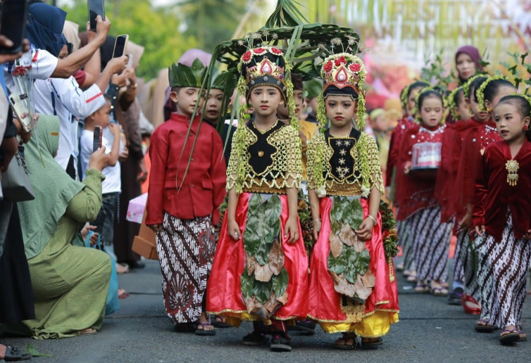 Festival Tan Pangantanan Kenalkan Tradisi Lokal kepada Generasi Muda